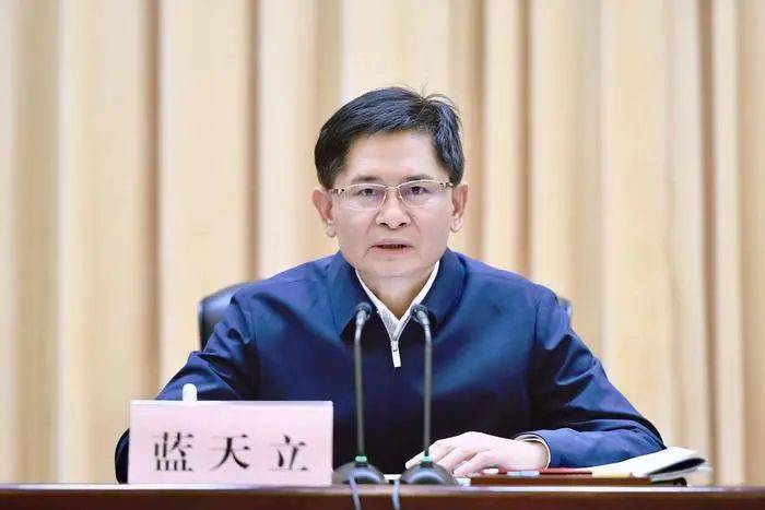 皇冠登3代理申请_广西壮族自治区人民政府主席蓝天立落马皇冠登3代理申请，3天前其内弟被抓