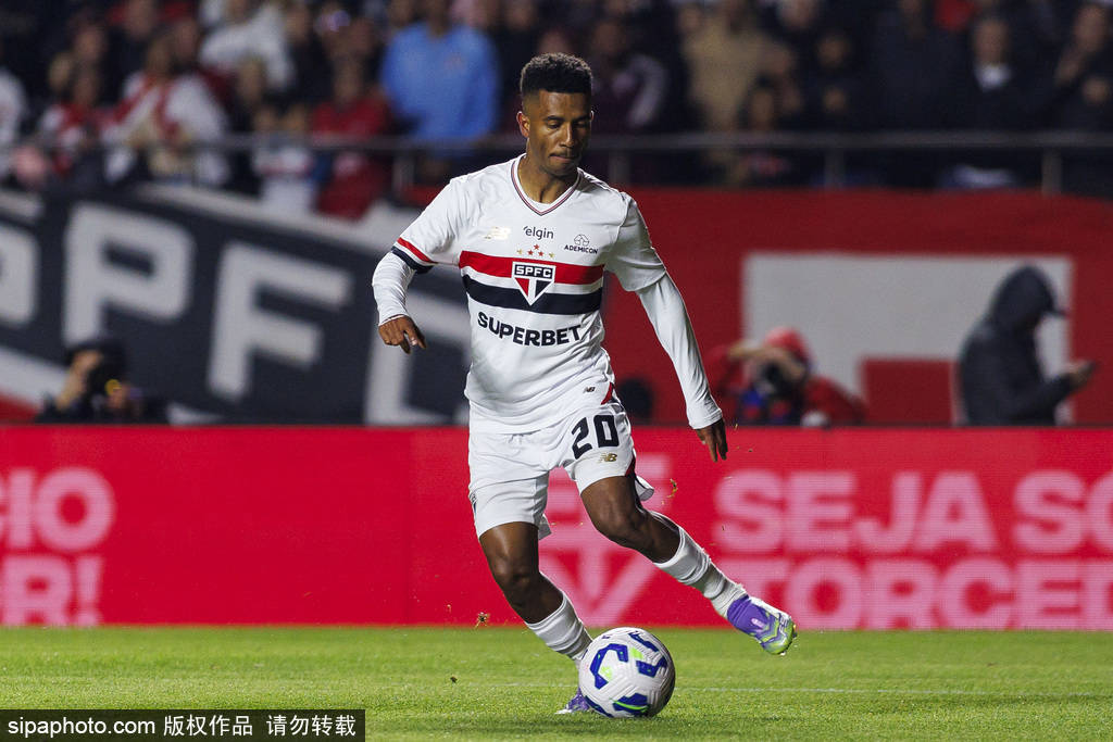 皇冠信用网怎么代理
_安东尼重返贝蒂斯：曼联与西甲劲旅的转会谈判揭秘