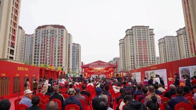 西班牙足协乙组联赛_山东省委常委、青岛市委书记曾赞荣调研督导邵哥庄安置房项目推进情况