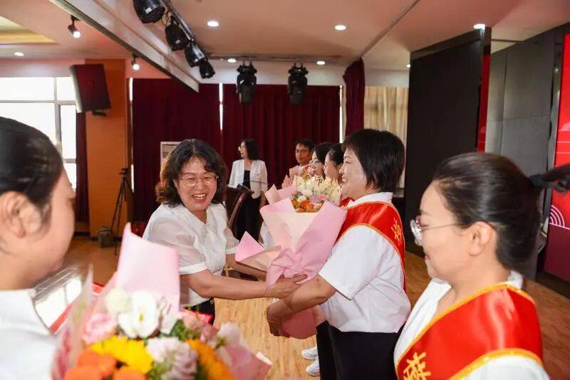 罗马尼亚甲组联赛_忻州市长征小学庆祝第41个教师节