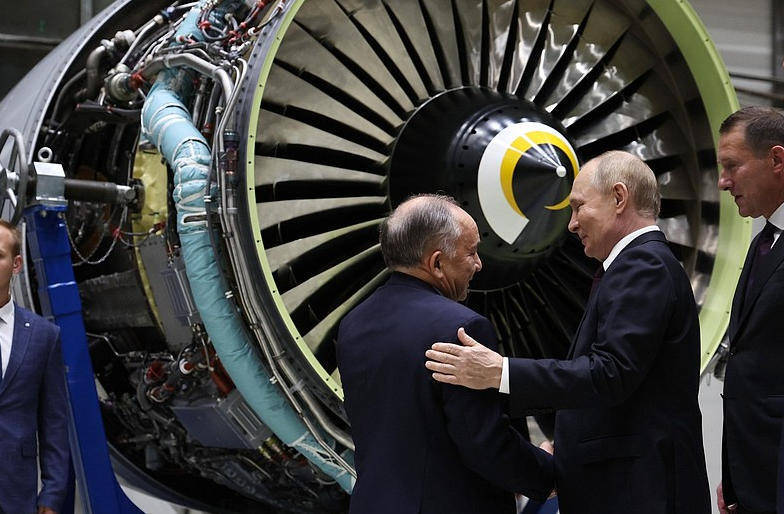 皇冠信用網登3代理_俄罗斯副总理：计划向中国飞机提供重型发动机