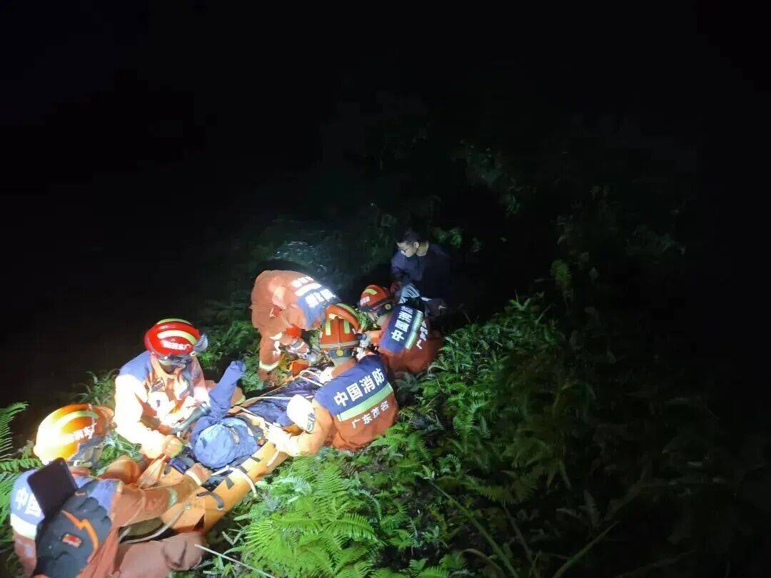 皇冠信用網代理出租
_93岁老人进山失联皇冠信用網代理出租
，两天后发现他倒挂在树杈上苦撑……