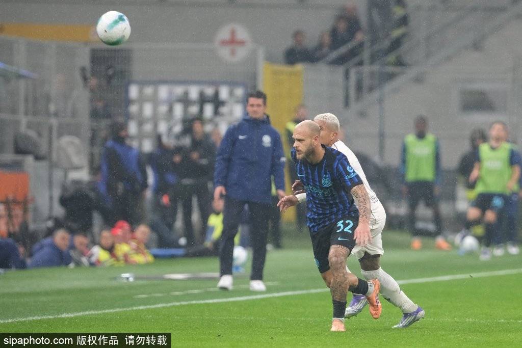 皇冠信用最新地址
_争议？苏契奇送礼比塞克最后一人犯规染黄皇冠信用最新地址
，维罗纳球员不敢相信