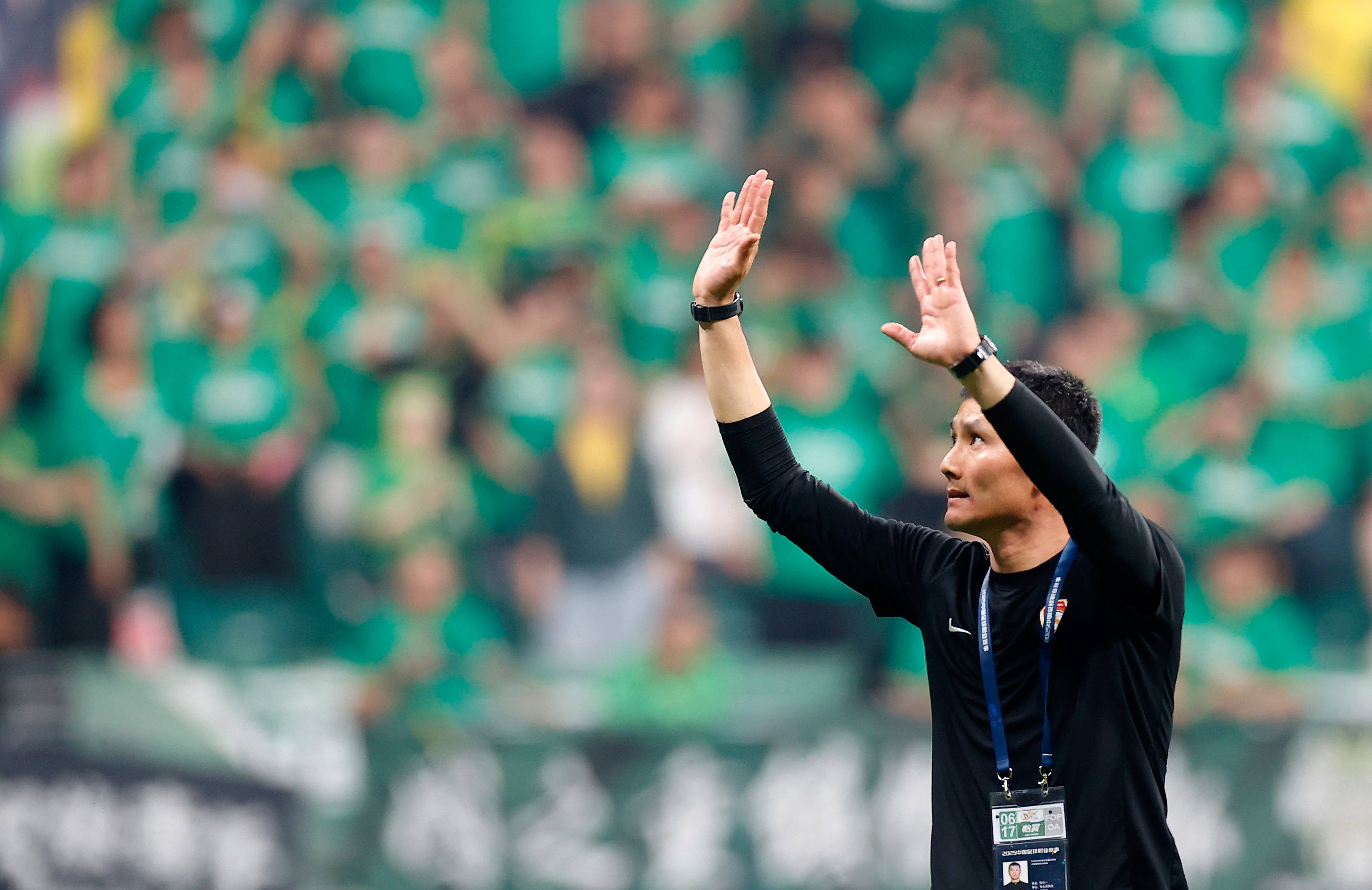 利物浦 vS 皇家马德里
_足协官方:邵佳一出任中国男足国家队新任主教练