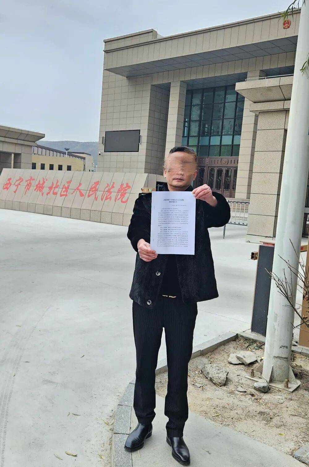 皇冠信用网代理注册
_母亲派出所里遭民警责骂皇冠信用网代理注册
，男子插话后被拖进女厕群殴：涉案民警获刑8个月，两名辅警缓刑