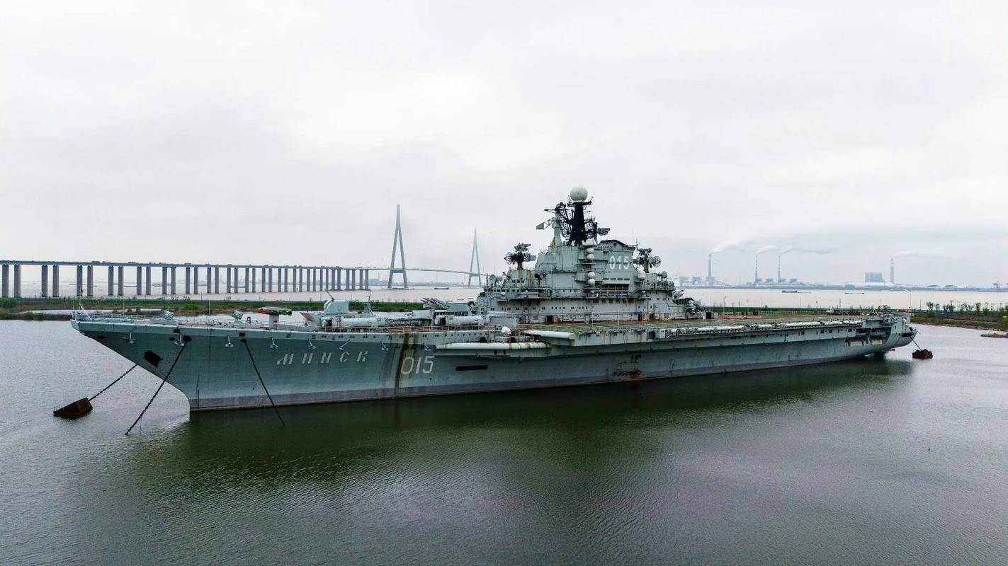 皇冠登3管理出租
_美媒：世界都被骗了皇冠登3管理出租
，中国偷偷打造10艘航母，8艘做好了战斗准备