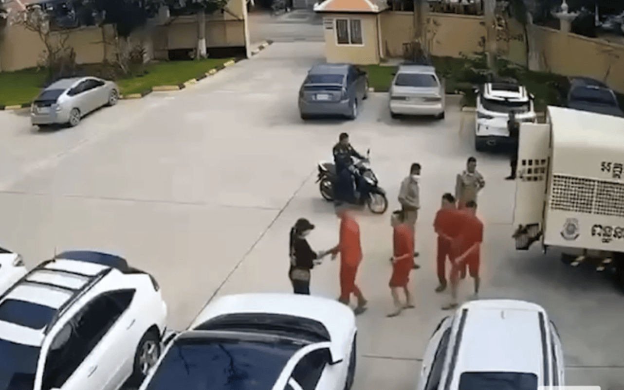 皇冠信用網代理注册
_柬埔寨持枪劫囚案仍有一人在逃皇冠信用網代理注册
，“大嫂”等被控杀人罪等多项重罪