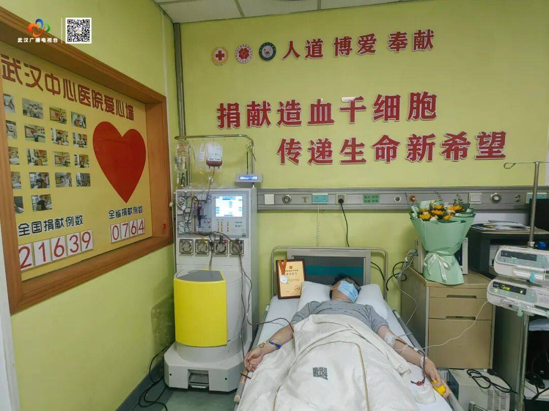 排球_今天排球，25岁武汉小伙与5岁陌生女孩千里“结缘”！