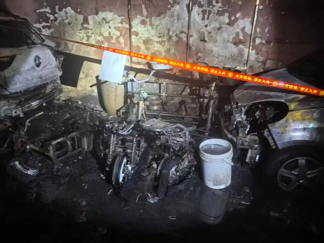 皇冠体育App下载_集中曝光皇冠体育App下载！郑州市2025年11月共发生13起电动自行车火灾！