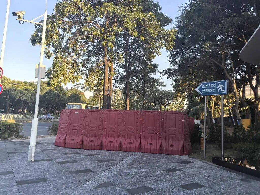 皇冠体育正网_深圳一1800平绿地遭破坏!部门确认无证施工皇冠体育正网,将重点巡查