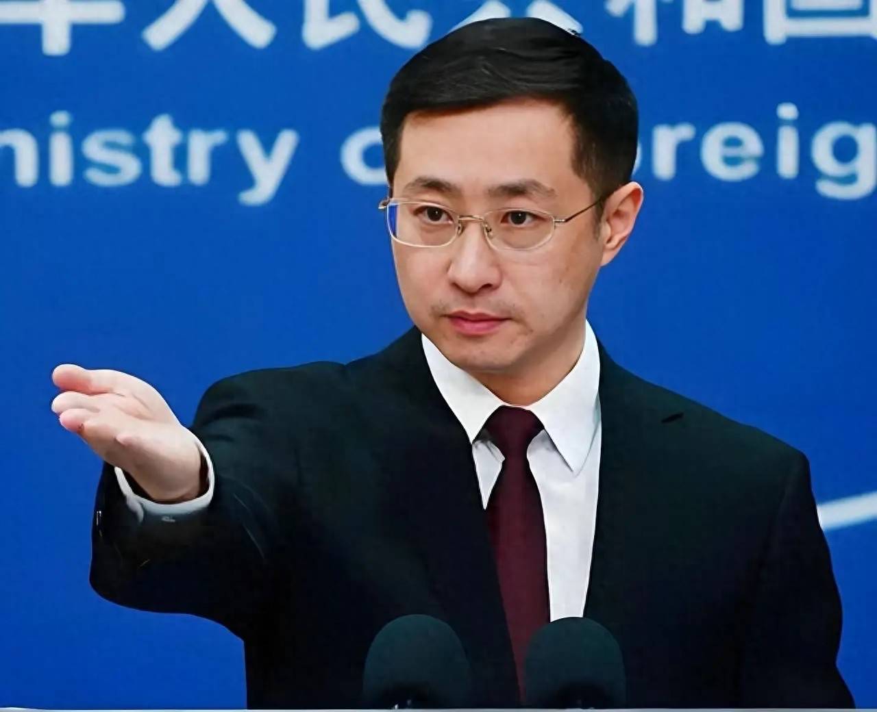 皇冠信用网代理注册_泽连斯基破翻脸比翻书快皇冠信用网代理注册,乌克兰即将发出新制裁令,包括中国公民?中方措辞严厉