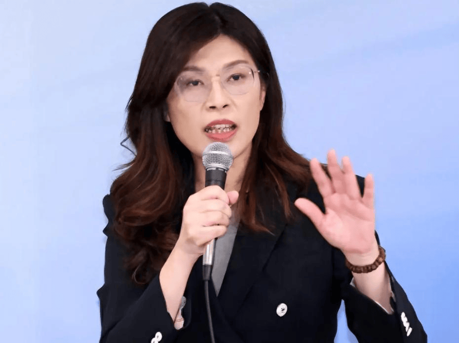 皇冠信用网怎么开户_解放军围台第1天皇冠信用网怎么开户，台军喊出备战，郑丽文痛批赖清德：把路走绝了！