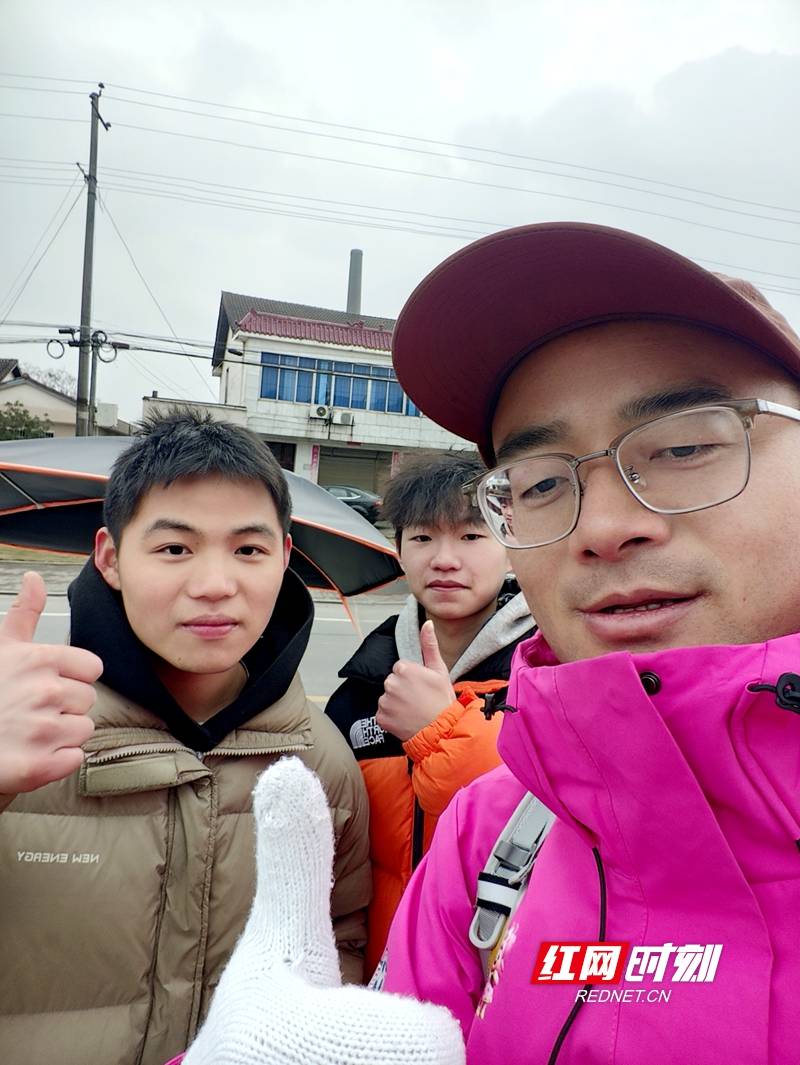 介绍个信用网网址_两个湖南“蛮子”的湘超赌约:结果一人徒步300公里介绍个信用网网址,一人徒步180公里