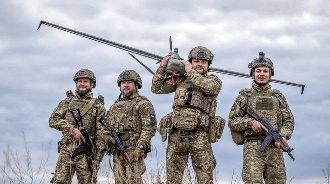 皇冠足球
_莫斯科再不投降就晚了?乌克兰宣布俄方半年损失200亿皇冠足球
,3个月打光9万兵