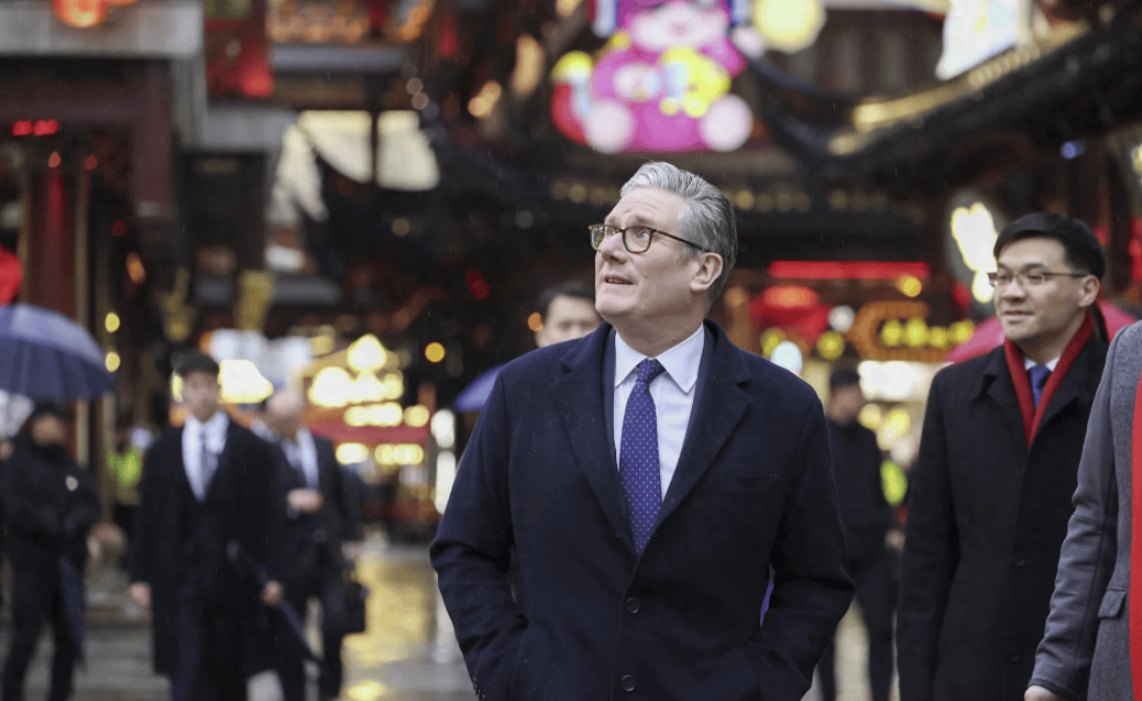 皇冠信用网出租_刚跟中国签完协议皇冠信用网出租,英国首相面临下台风险,51%民调要求立刻解职