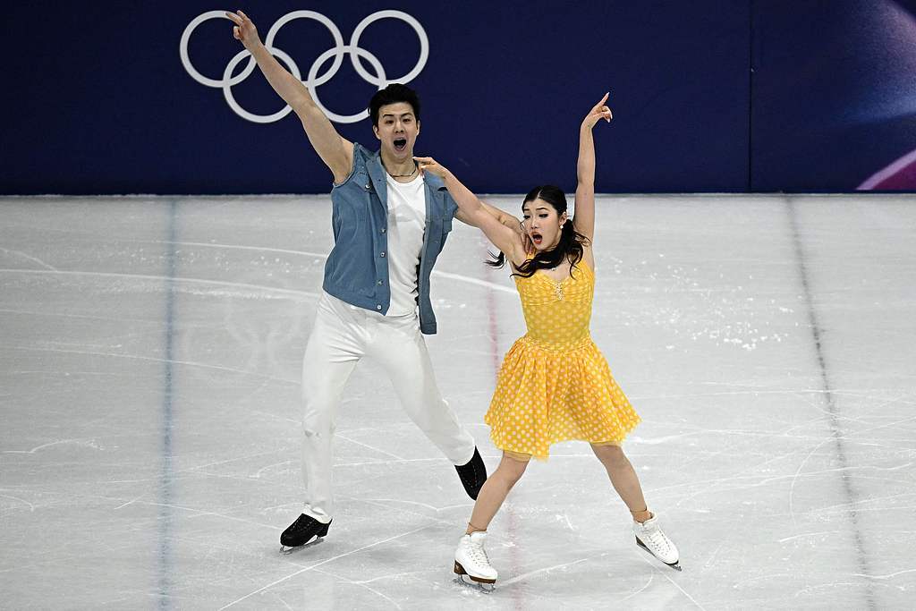 皇冠信用网正网_冬奥早报:自由式滑雪谷爱凌摘银 大跳台张小楠获第5