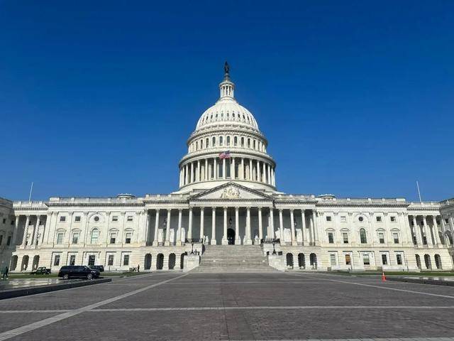 新2手机网站
_美国宣布特朗普将访华3天新2手机网站
,登机前加税通知发往中国,局势或已恶化?