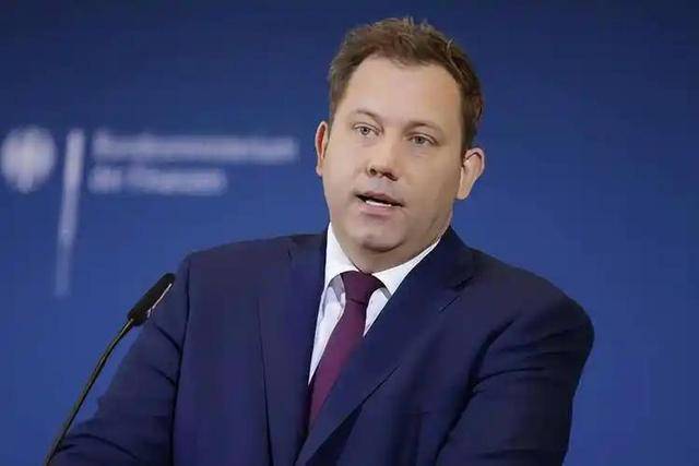 如何申请到皇冠信用网
_120架飞机订单到手如何申请到皇冠信用网
,默茨访华刚带回大礼,德国财长就对中国变脸