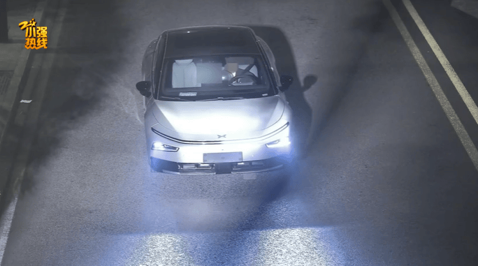 苏格兰 vs 巴西_“有人在我车上一直下不去苏格兰 vs 巴西！”民警接到报警赶到现场发现只有司机一人！