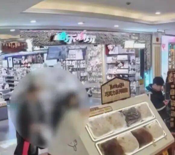 皇冠信用网如何申请_情侣约会求“刺激”皇冠信用网如何申请，双双被抓，审讯时互相甩锅